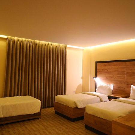 The Palm Hotel Акаба Экстерьер фото