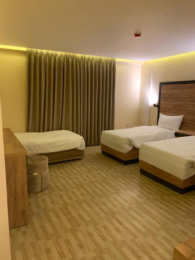 The Palm Hotel Акаба Экстерьер фото