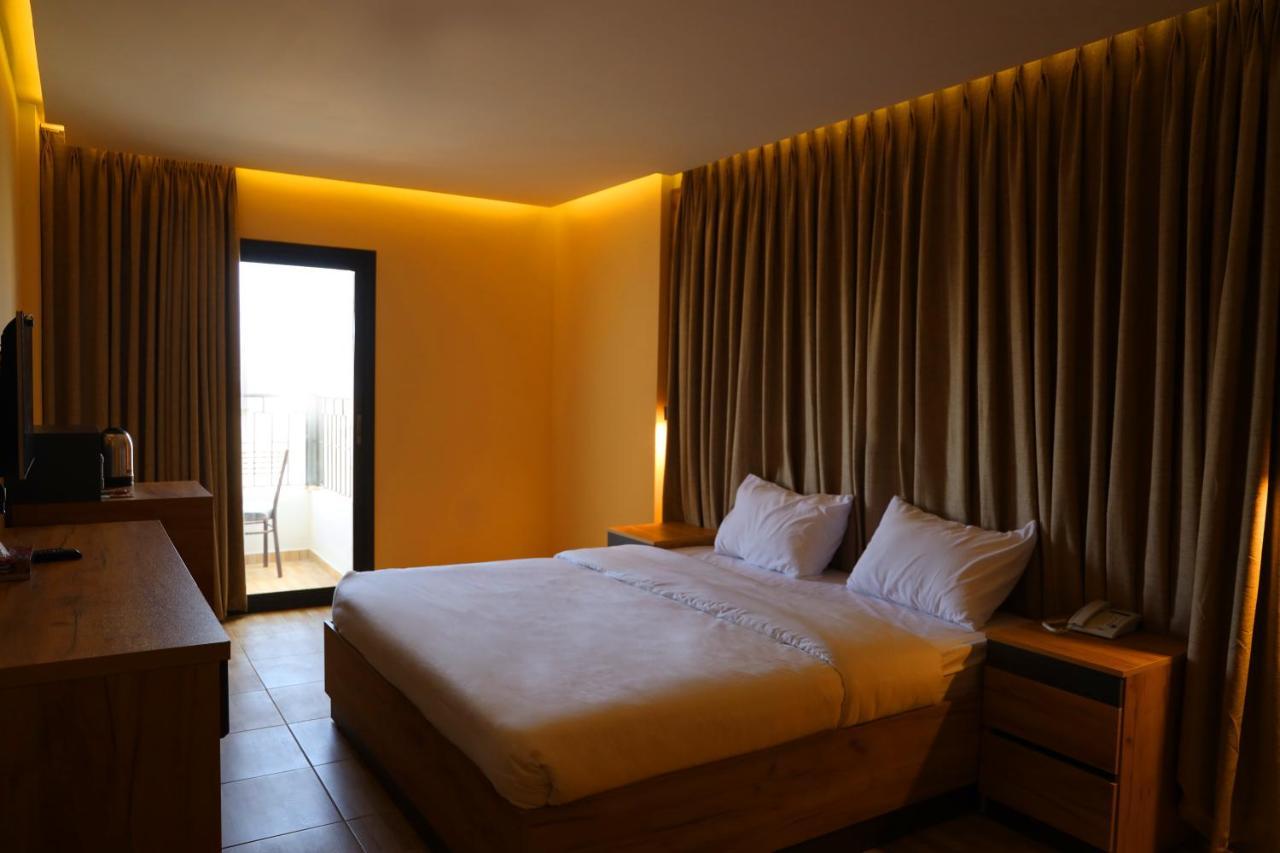 The Palm Hotel Акаба Экстерьер фото